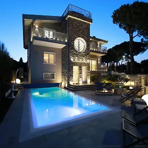 Bellavista Exclusive Desenzano Jacuzzi Piscina Vista Desenzano del Garda